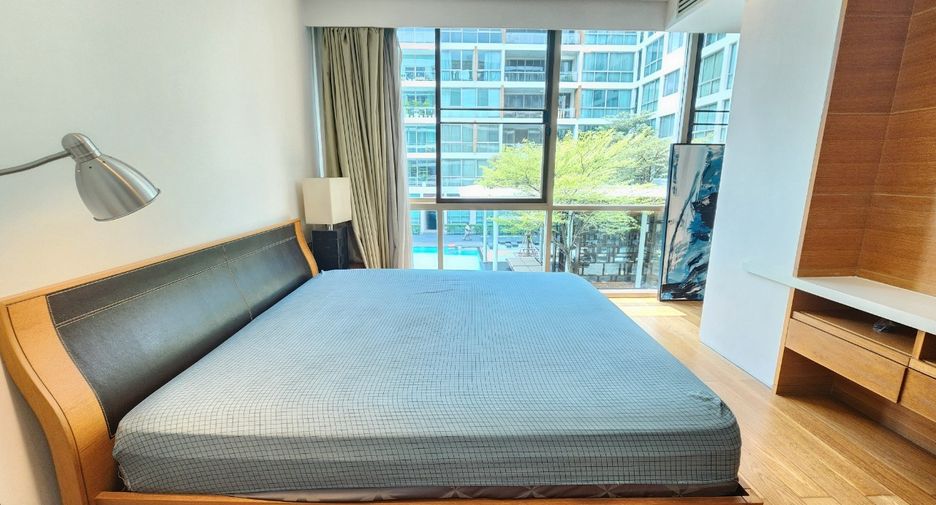 For rent 2 bedrooms condo in Khlong Toei, Bangkok