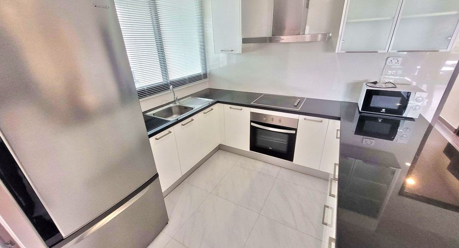 For rent 3 bedrooms condo in Watthana, Bangkok