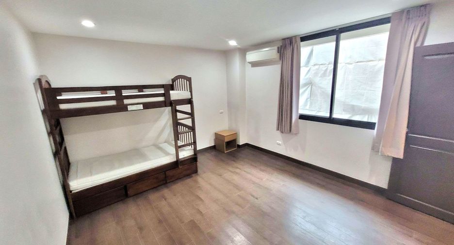 For rent 3 bedrooms condo in Watthana, Bangkok