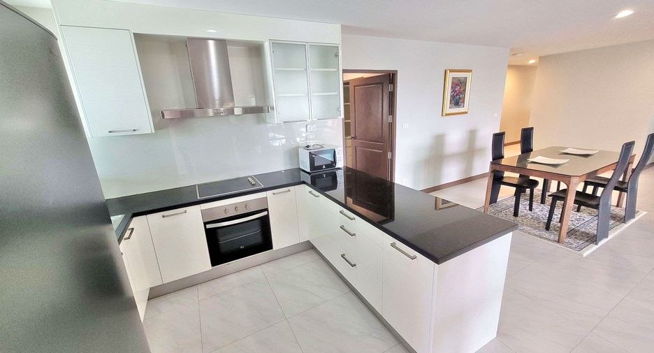 For rent 3 bedrooms condo in Watthana, Bangkok