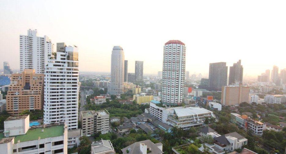 For rent 2 bedrooms condo in Watthana, Bangkok