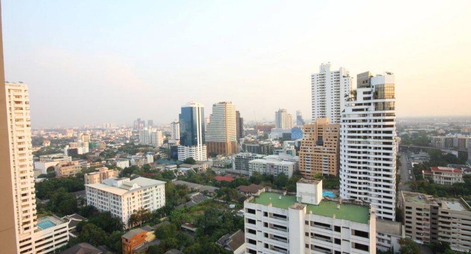 For rent 2 bedrooms condo in Watthana, Bangkok