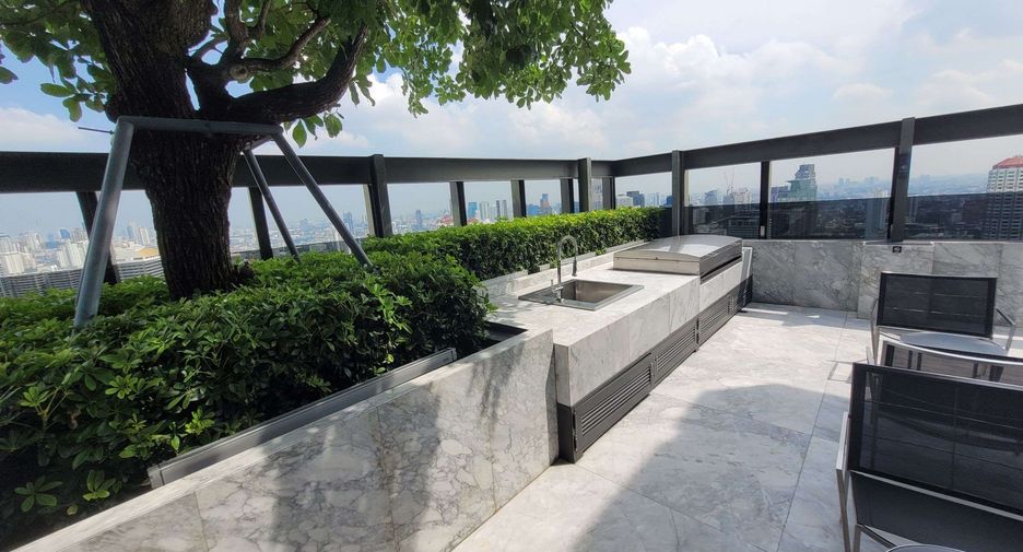 For rent and for sale 2 bedrooms condo in Khlong Toei, Bangkok