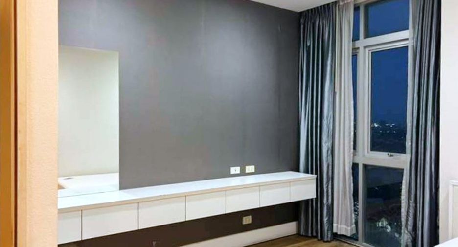 For rent and for sale 3 bedrooms condo in Khlong Toei, Bangkok