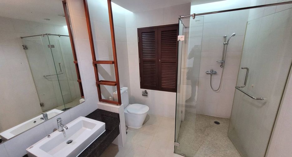ให้เช่า 4 ห้องนอน คอนโด ใน วัฒนา, กรุงเทพฯ