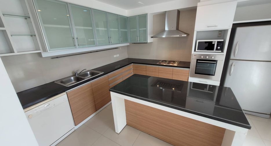 ให้เช่า 4 ห้องนอน คอนโด ใน วัฒนา, กรุงเทพฯ
