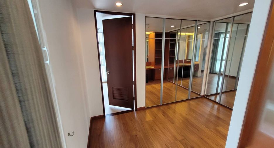 ให้เช่า 4 ห้องนอน คอนโด ใน วัฒนา, กรุงเทพฯ