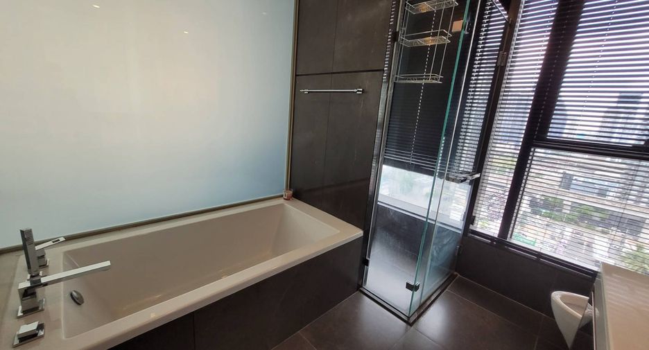 Condo en alquiler y en venta de 2 habitaciones en Watthana, Bangkok