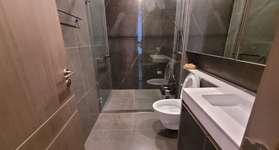 Condo en alquiler y en venta de 2 habitaciones en Watthana, Bangkok