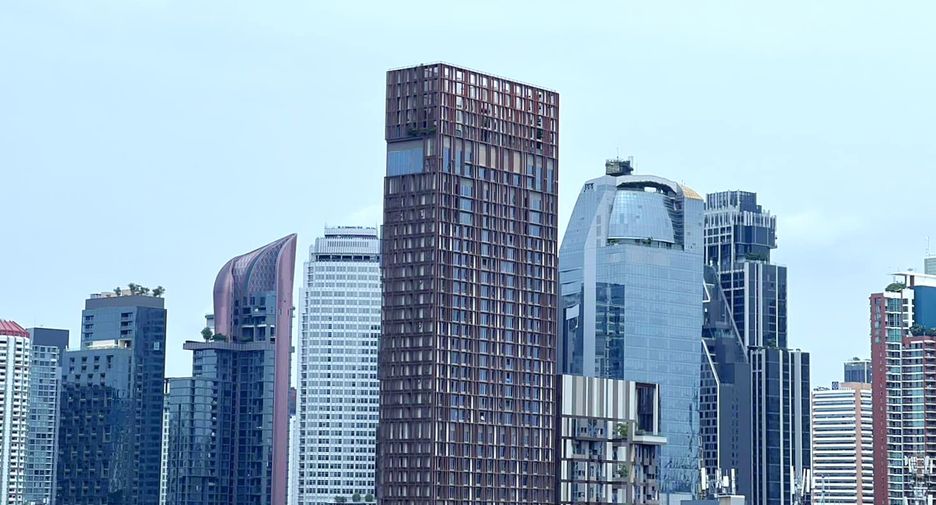 For rent 2 bedrooms condo in Khlong Toei, Bangkok