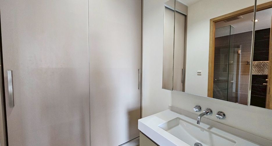 For rent and for sale 2 bedrooms condo in Khlong Toei, Bangkok