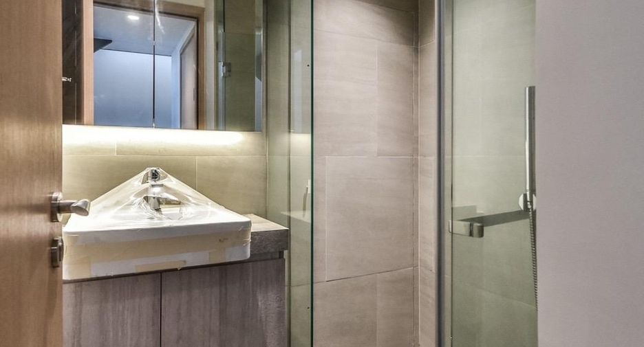 For rent 2 bedrooms condo in Sathon, Bangkok