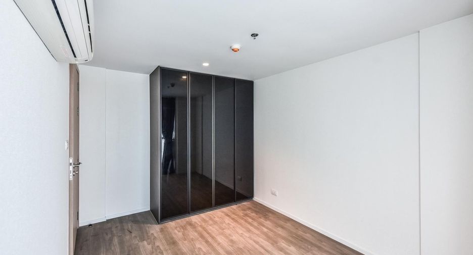 For rent 2 bedrooms condo in Sathon, Bangkok