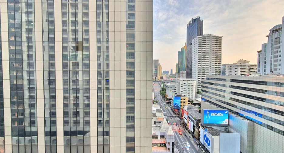For rent 2 bedrooms condo in Watthana, Bangkok