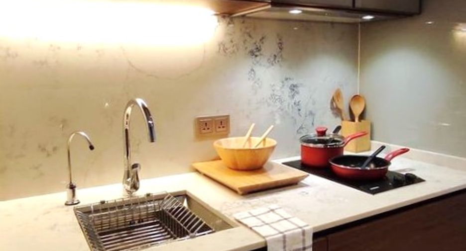 Condo en alquiler de 1 habitaciones en Khlong Toei, Bangkok