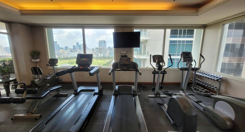 For rent 3 bedrooms condo in Pathum Wan, Bangkok