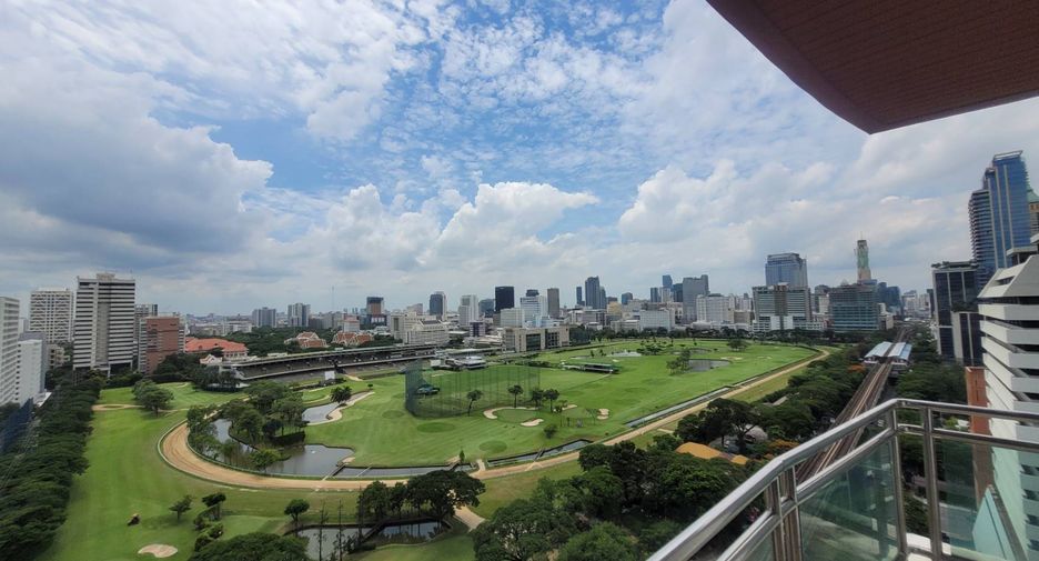 For rent 3 bedrooms condo in Pathum Wan, Bangkok