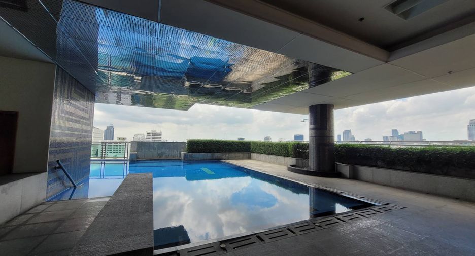 For rent 3 bedrooms condo in Pathum Wan, Bangkok