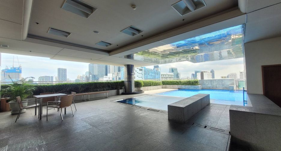 For rent 3 bedrooms condo in Pathum Wan, Bangkok