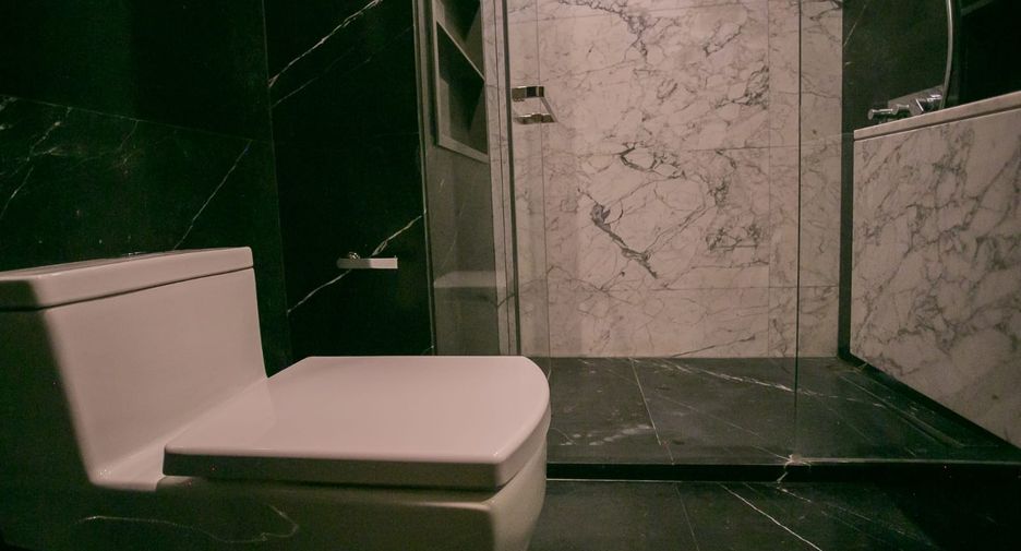 For rent and for sale 2 bedrooms condo in Watthana, Bangkok