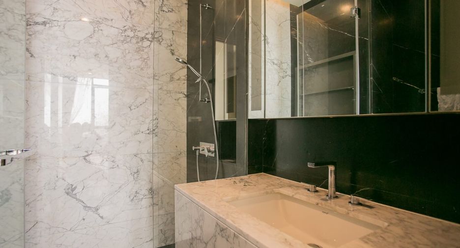 For rent and for sale 2 bedrooms condo in Watthana, Bangkok
