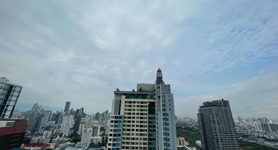 For rent 1 bed condo in Watthana, Bangkok