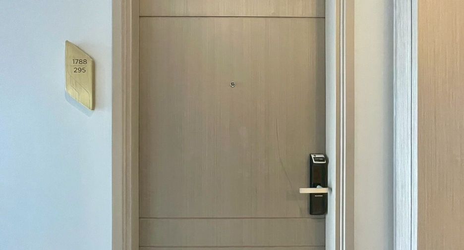 For rent 1 bed condo in Watthana, Bangkok