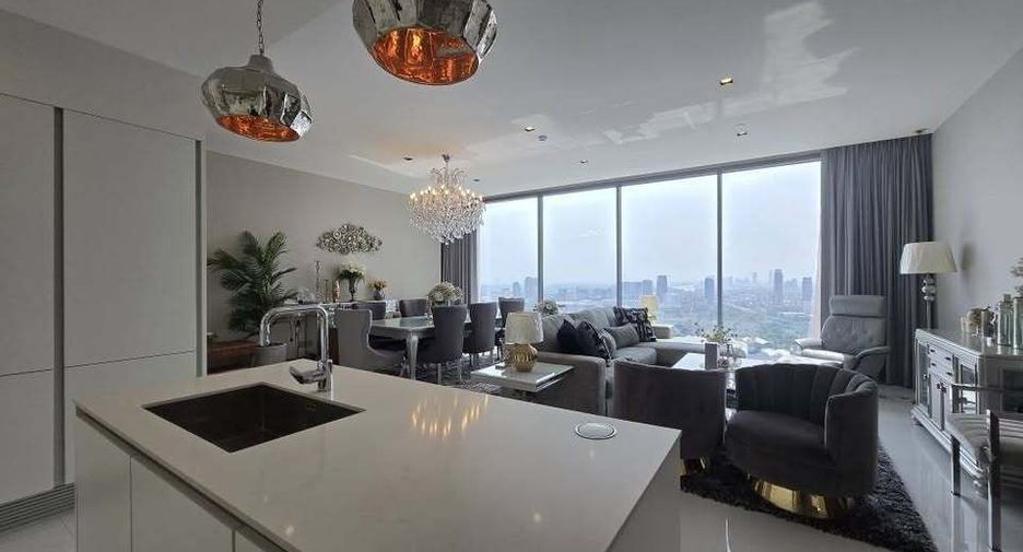 À louer 3 chambres condo à Khlong Toei, Bangkok