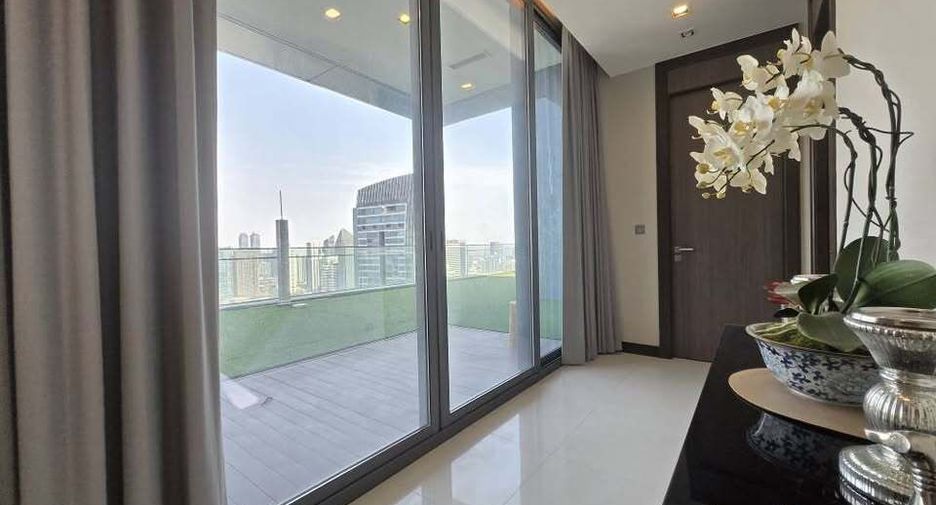 À louer 3 chambres condo à Khlong Toei, Bangkok