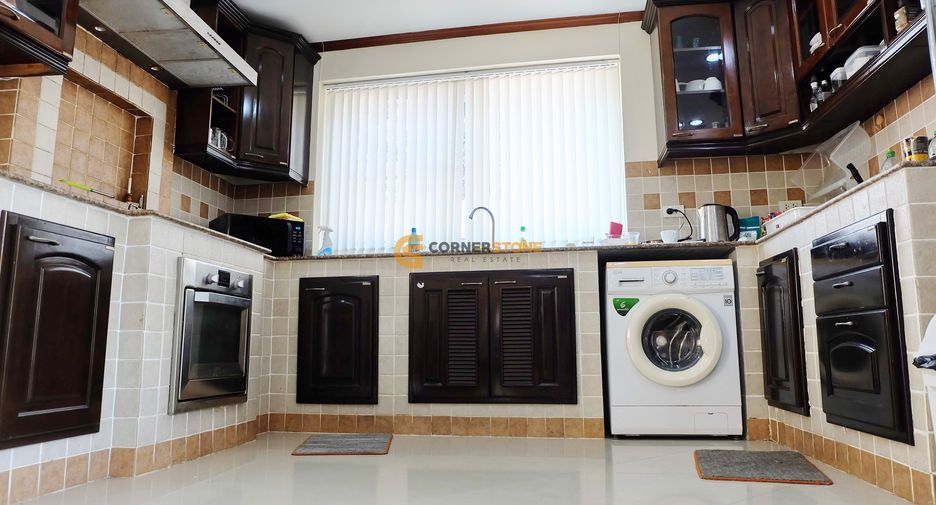 Haus zur Miete mit 4 Zimmer in Bang Lamung, Chonburi