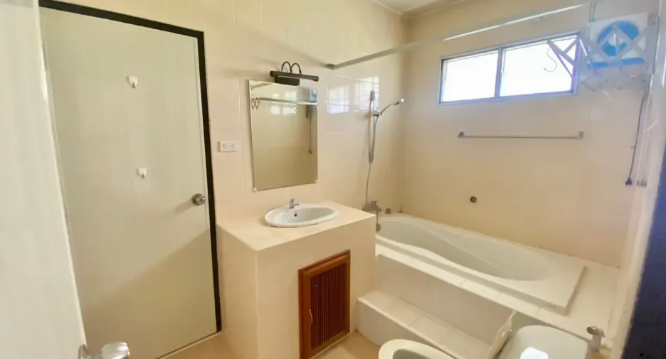 For rent 2 bedrooms house in Mueang Chiang Mai, Chiang Mai