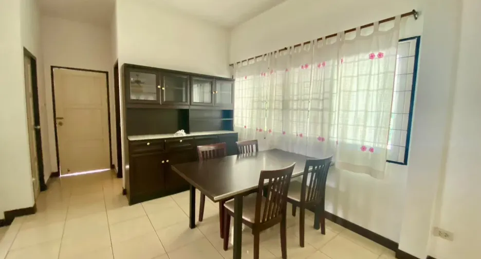 For rent 2 bedrooms house in Mueang Chiang Mai, Chiang Mai