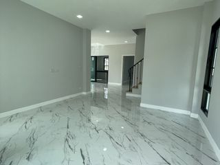 Haus zum Kauf mit 4 Zimmer in Mueang Chiang Mai, Chiang Mai