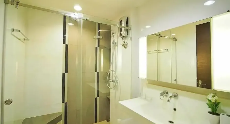 Wohnung zur Miete mit 1 Zimmer in Huai Khwang, Bangkok
