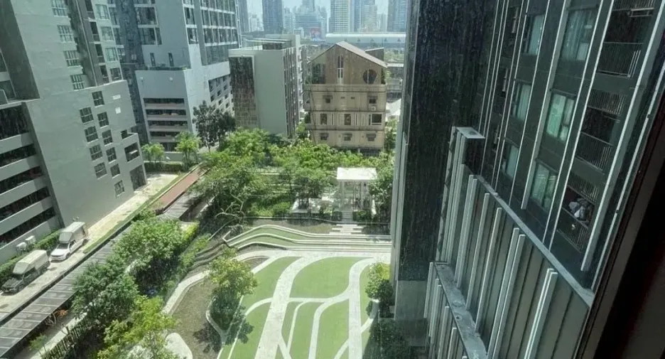For rent 1 bed condo in Huai Khwang, Bangkok