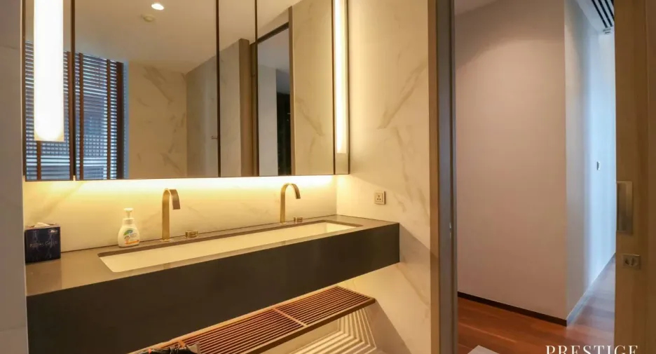 For rent 2 ベッドルーム condo in Khlong Toei, Bangkok