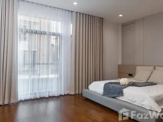 出租 3 卧室 独立屋 在 Phra Khanong, 曼谷