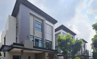 出租 3 卧室 独立屋 在 Phra Khanong, 曼谷