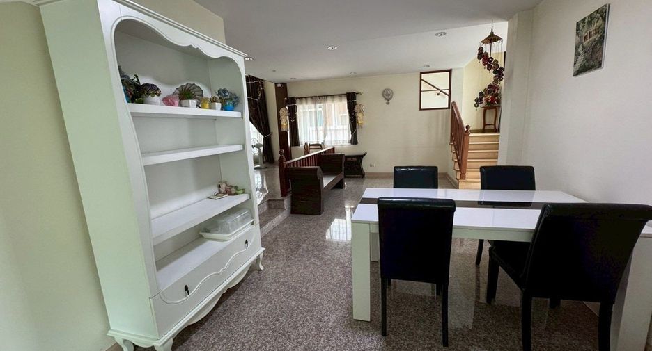 For rent 3 bedrooms house in San Sai, Chiang Mai