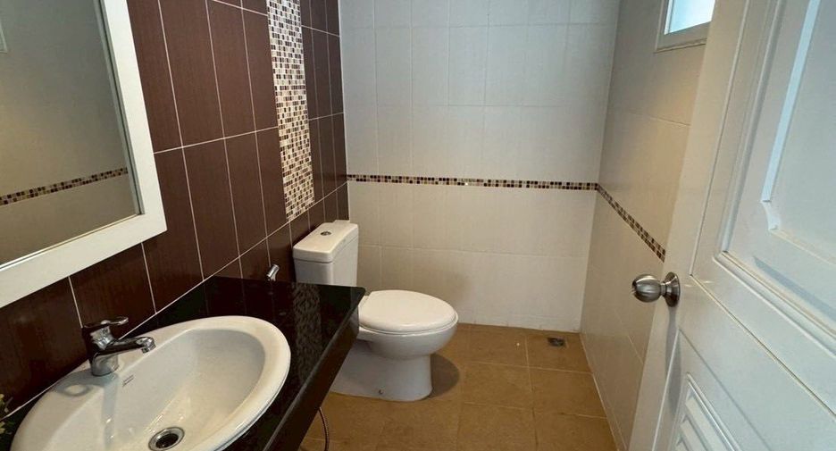 For rent 3 bedrooms house in San Sai, Chiang Mai