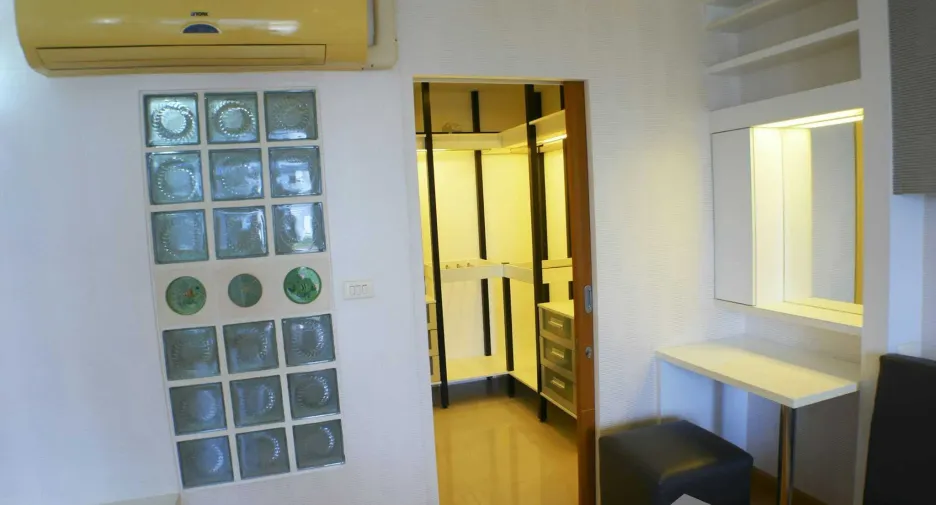 For sale 2 bedrooms condo in Phra Khanong, Bangkok