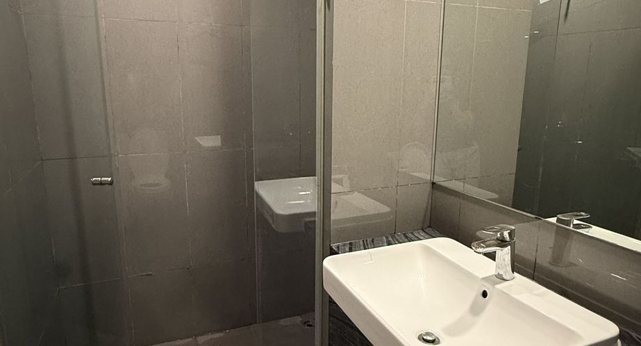 For rent 1 bed condo in Bang Rak, Bangkok
