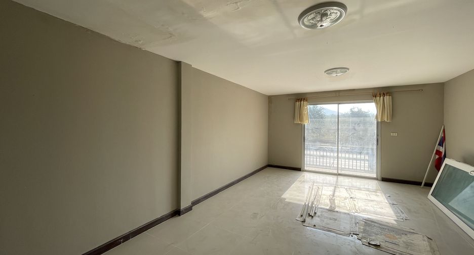 For rent 3 bedrooms retail Space in Hua Hin, Prachuap Khiri Khan