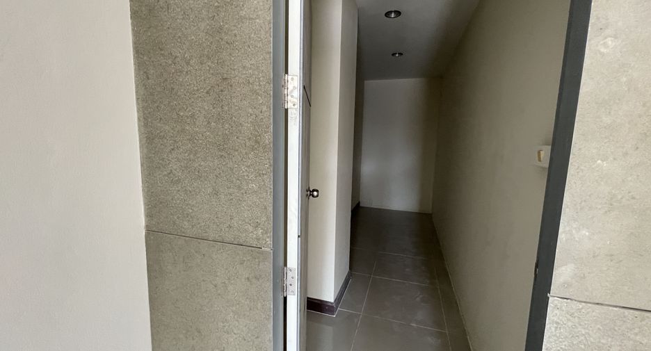 For rent 3 bedrooms retail Space in Hua Hin, Prachuap Khiri Khan