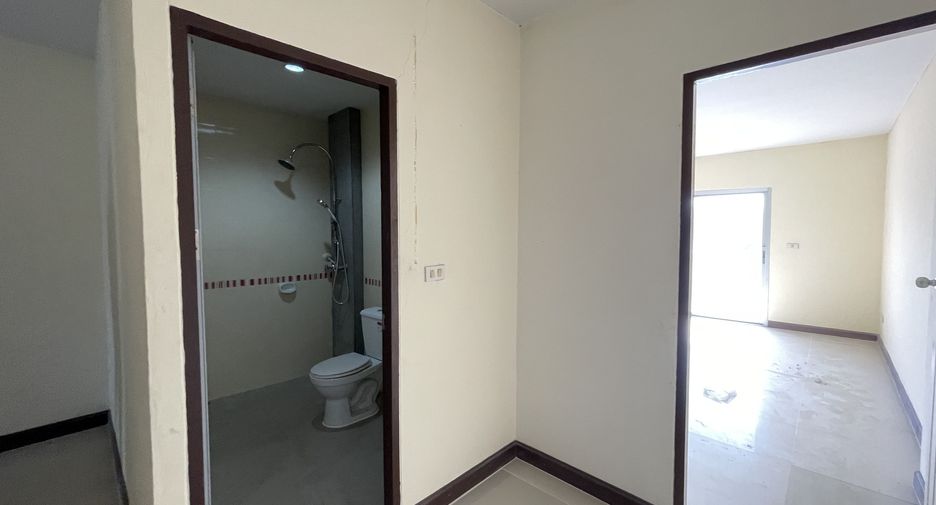 For rent 3 bedrooms retail Space in Hua Hin, Prachuap Khiri Khan