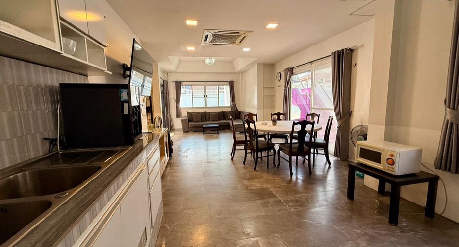 For rent and for sale 6 bedrooms house in Bang Lamung, Chonburi
