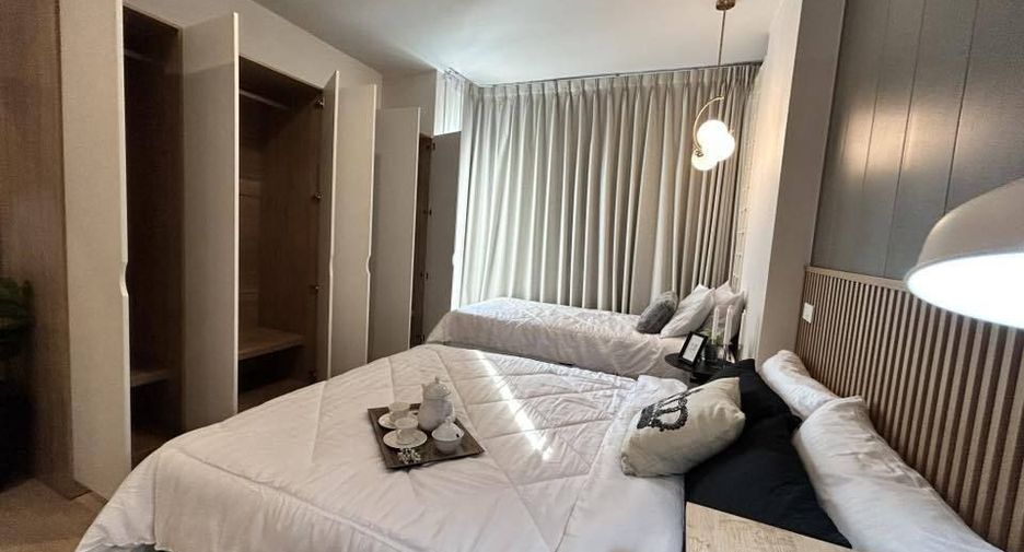 For rent 3 bedrooms condo in Huai Khwang, Bangkok