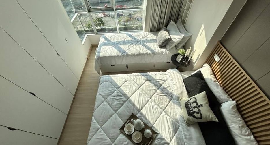 For rent 3 bedrooms condo in Huai Khwang, Bangkok