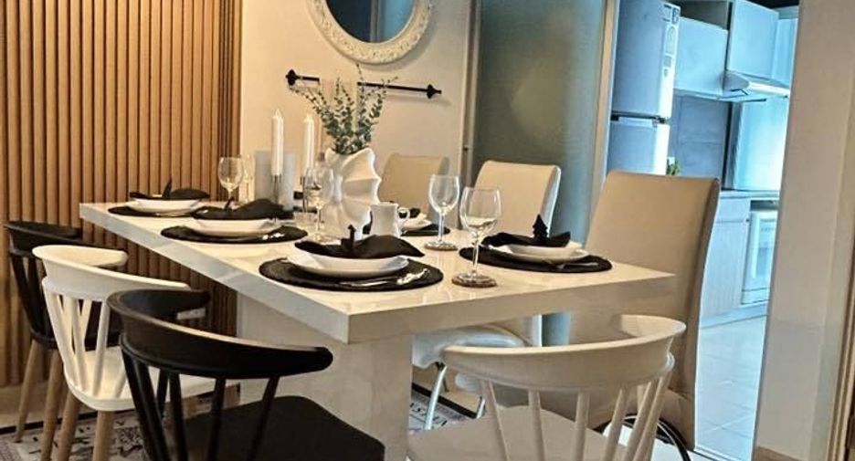 For rent 3 bedrooms condo in Huai Khwang, Bangkok