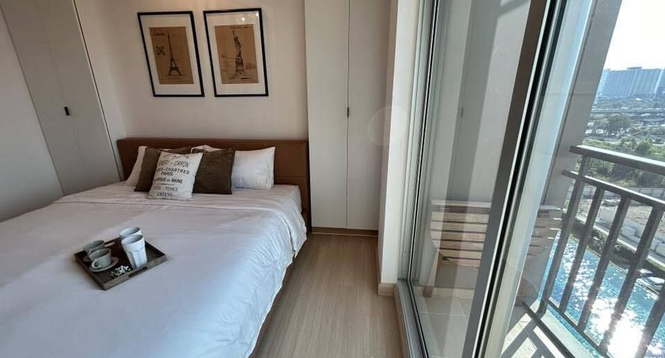 For rent 3 bedrooms condo in Huai Khwang, Bangkok